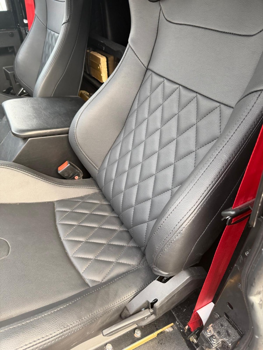 1988 Land Rover Defender 110 Image 8